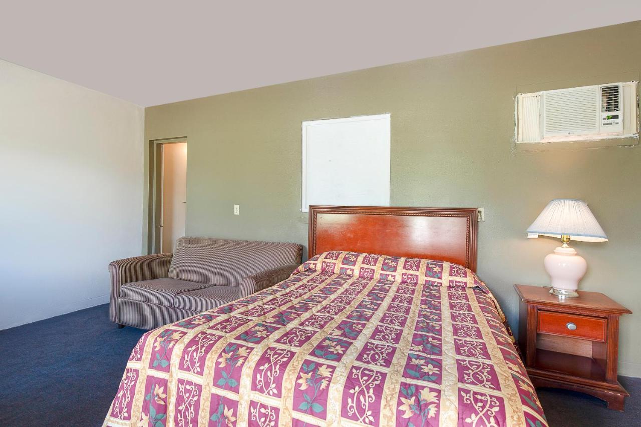 Hotel O Near Fanning Springs State Park Us Hwy 98 Old Town Exteriér fotografie