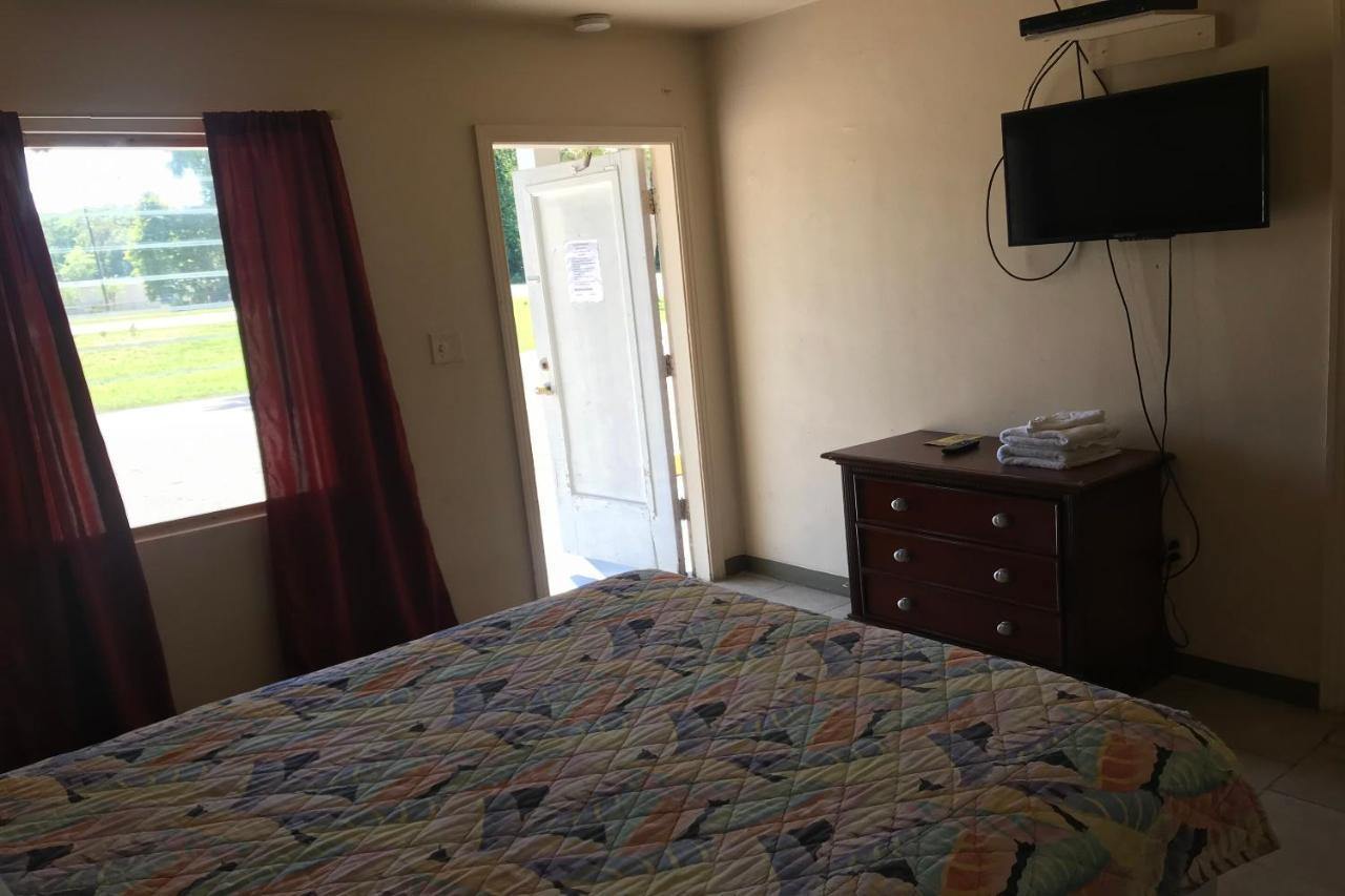 Hotel O Near Fanning Springs State Park Us Hwy 98 Old Town Exteriér fotografie