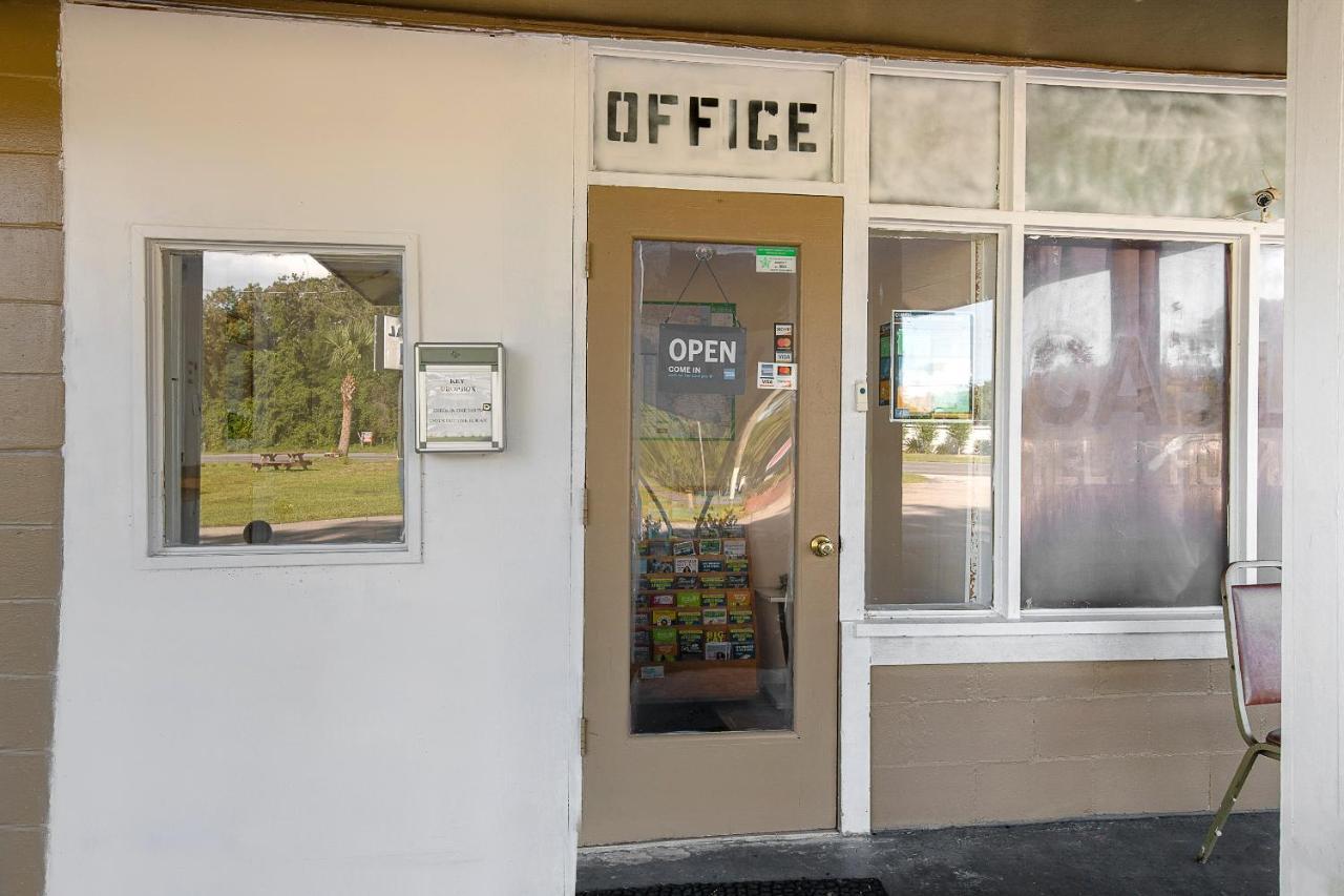 Hotel O Near Fanning Springs State Park Us Hwy 98 Old Town Exteriér fotografie