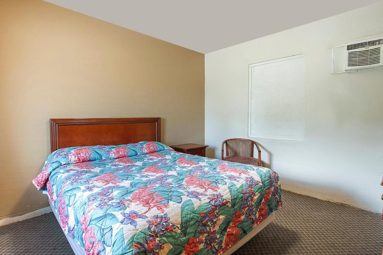 Hotel O Near Fanning Springs State Park Us Hwy 98 Old Town Exteriér fotografie